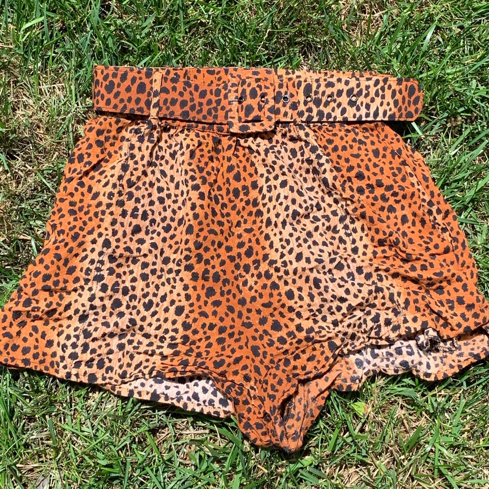 cute animal print flowy shorts with built in belt!